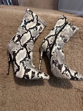 Python-Print Pointed Stiletto Ankle Boots - Black & White